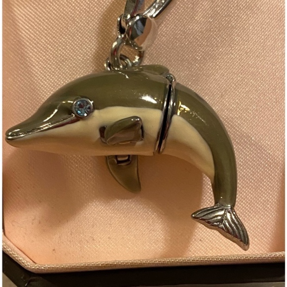 NEW RARE Retired Juicy Couture Dolphin in perfect condition, never taken out box